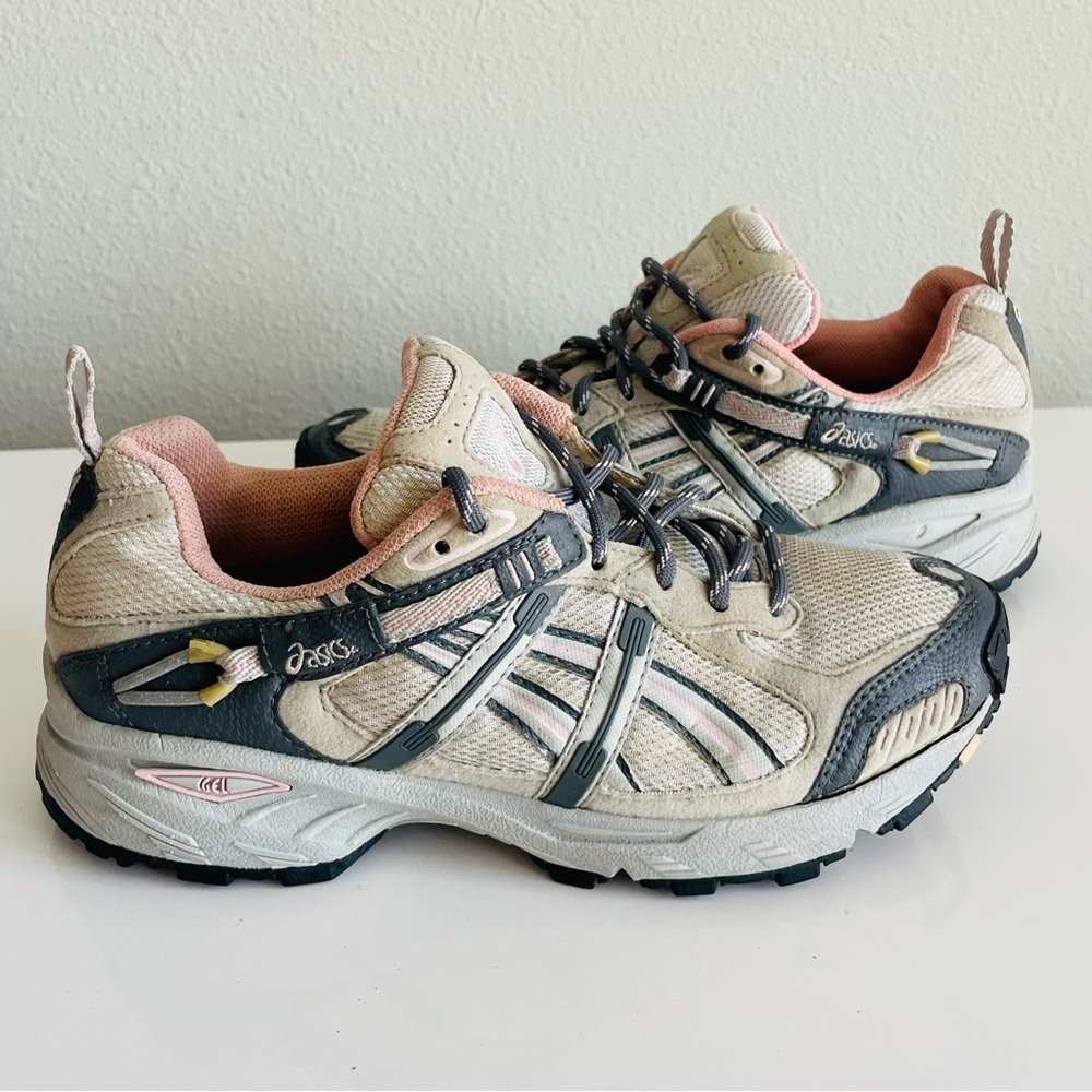 ASICS GEL Women's trail size 6.5